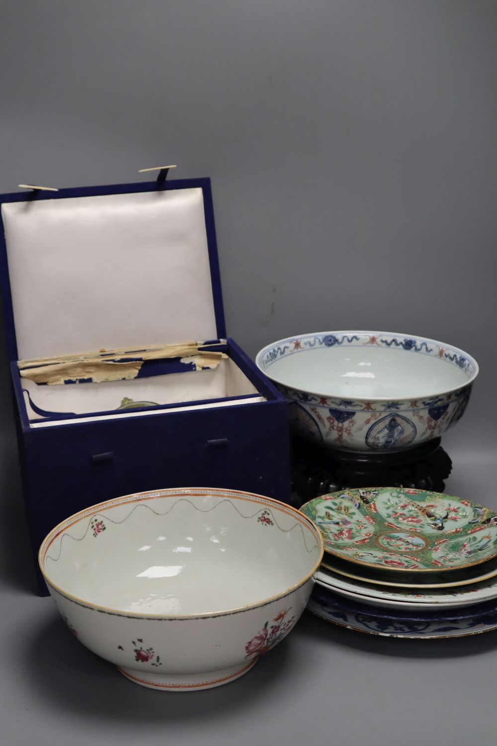 A group of Chinese and Japanese porcelain bowls and plates, 18th century and later, together with a Chinese hardstone censer and cover,